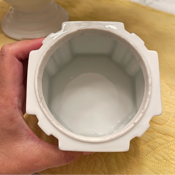 Vintage Collection Porcelain Jar NWT - Picture 6 of 6